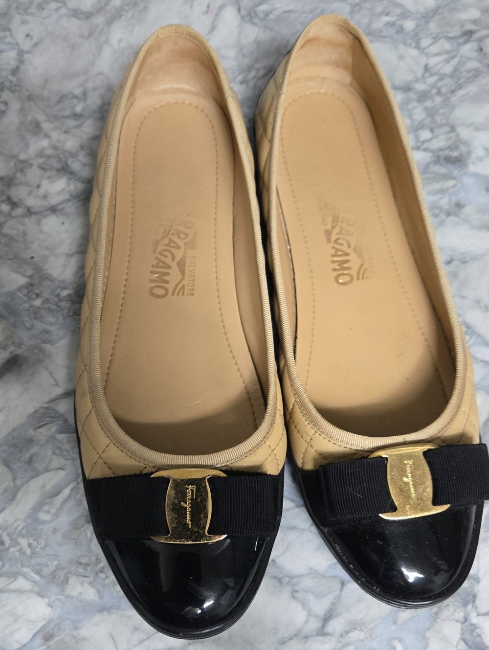 Salvatore Ferragamo Beige and Black Vara Bow Ballet Flats